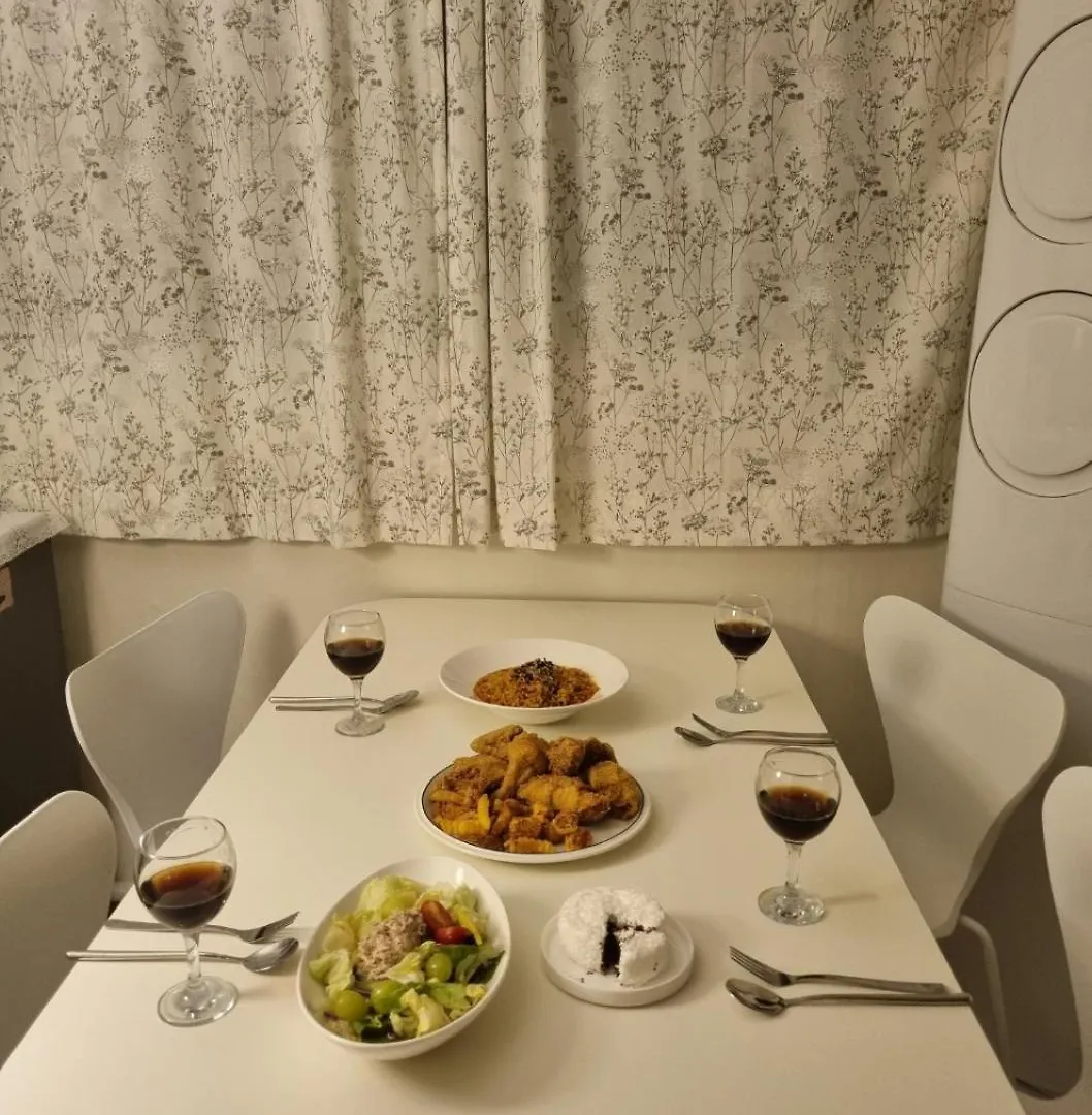 Ferienwohnung Hyehwa Always The Sun Seoul Apartment